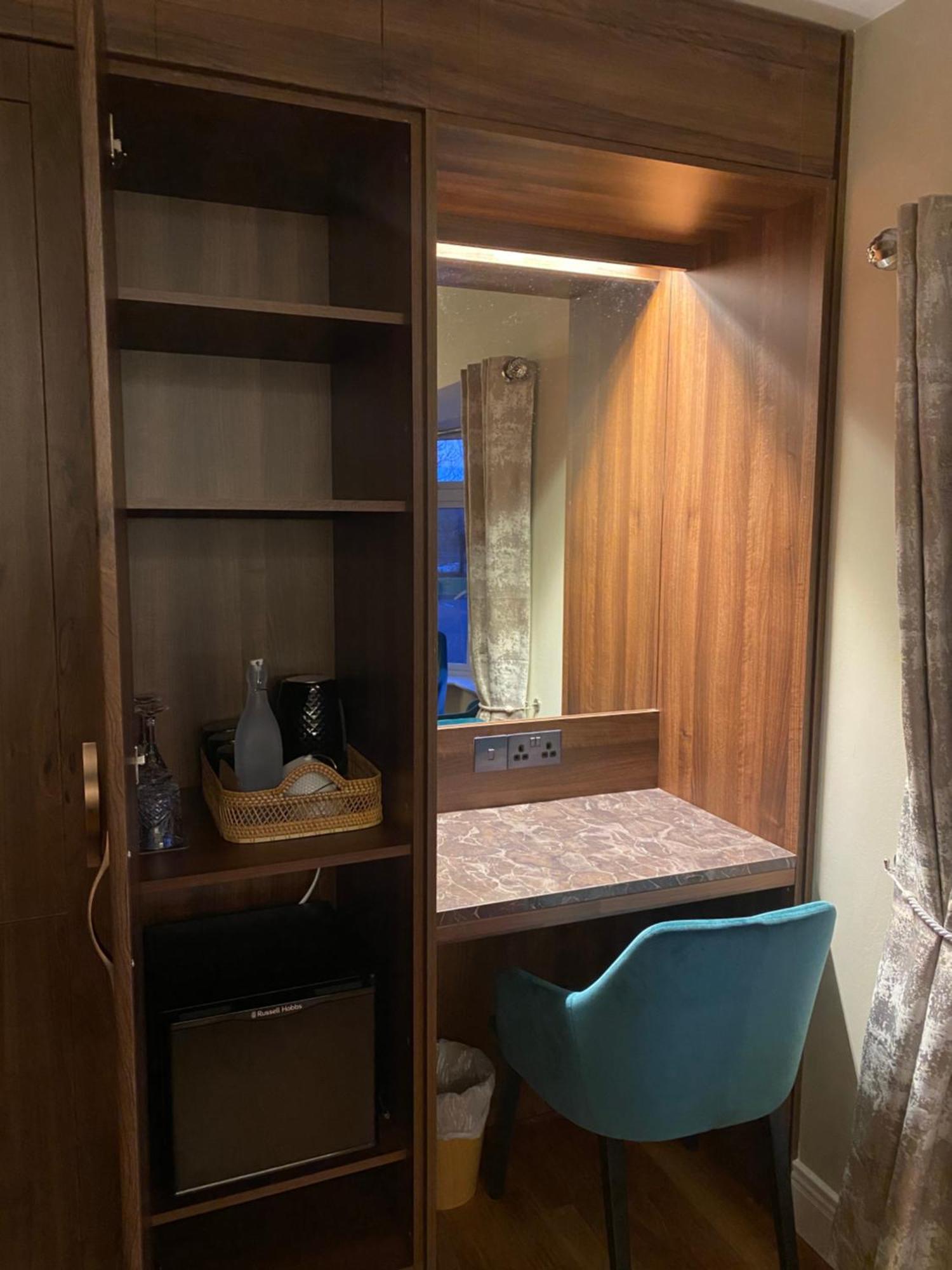 Tower View Hotel Dingle Ngoại thất bức ảnh